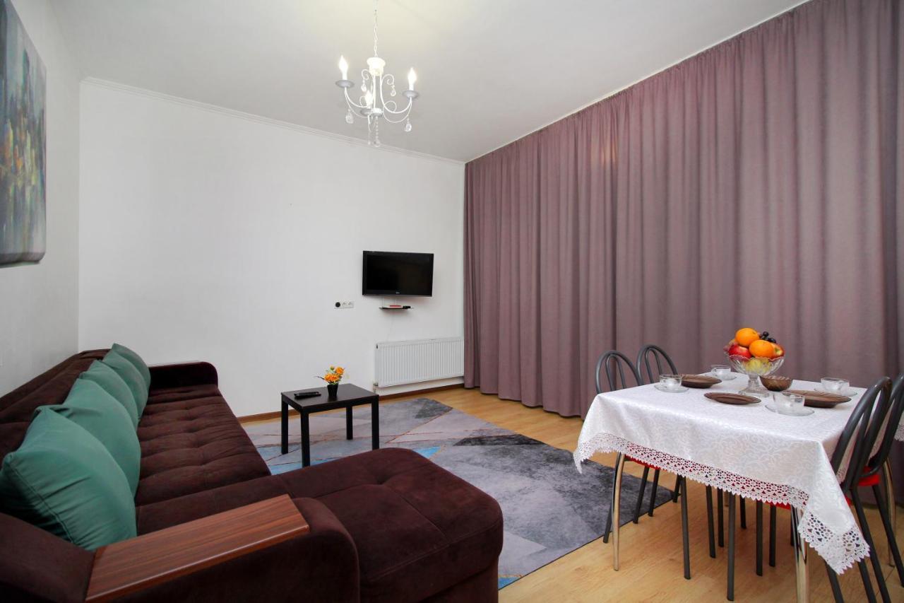 Уютные И Комфортные Квартиры В Жк Манхэттен Apartman Almati Kültér fotó