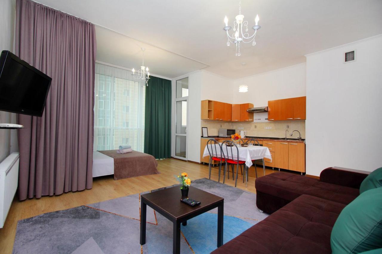 Уютные И Комфортные Квартиры В Жк Манхэттен Apartman Almati Kültér fotó